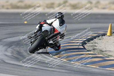 media/Dec-01-2025-Moto Forza (Mon) [[2daa91e15f]]/1-Advanced Group/Session 2 Turn 11 Backside/